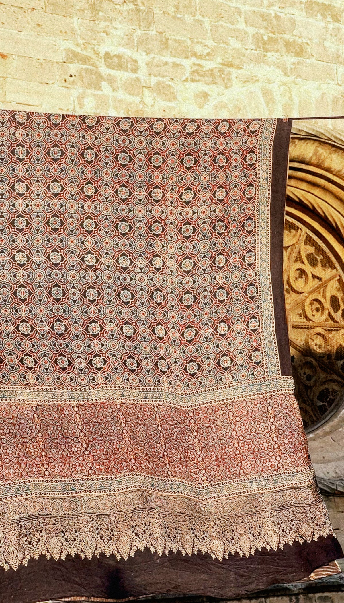 Dupatta 01, Pregiata seta Mashru, motivo celestiale, bordo ad arco indaco