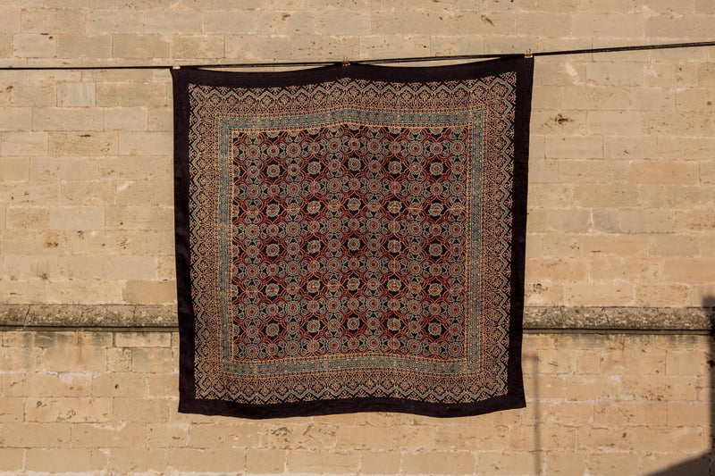 MEDIUM SQUARE 01