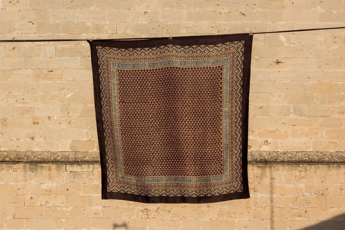 MEDIUM SQUARE 03