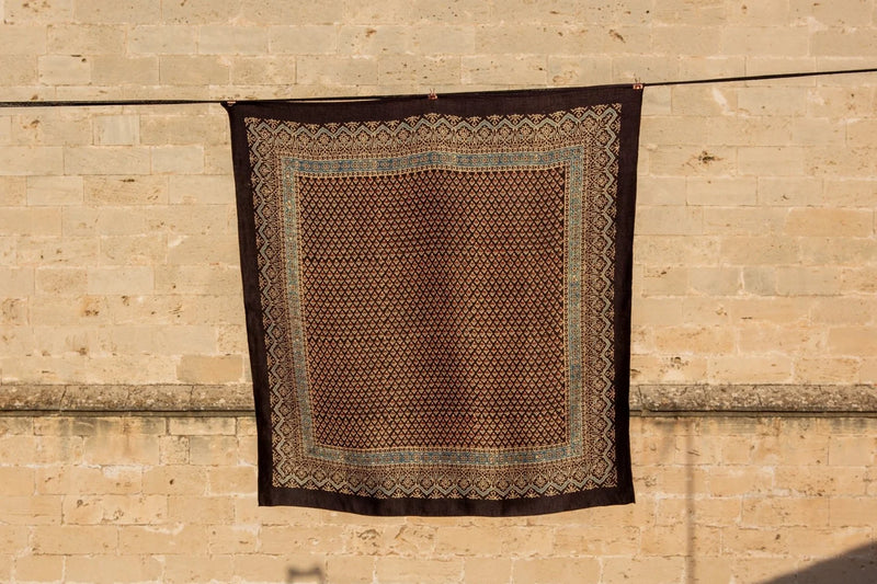 MEDIUM SQUARE 03