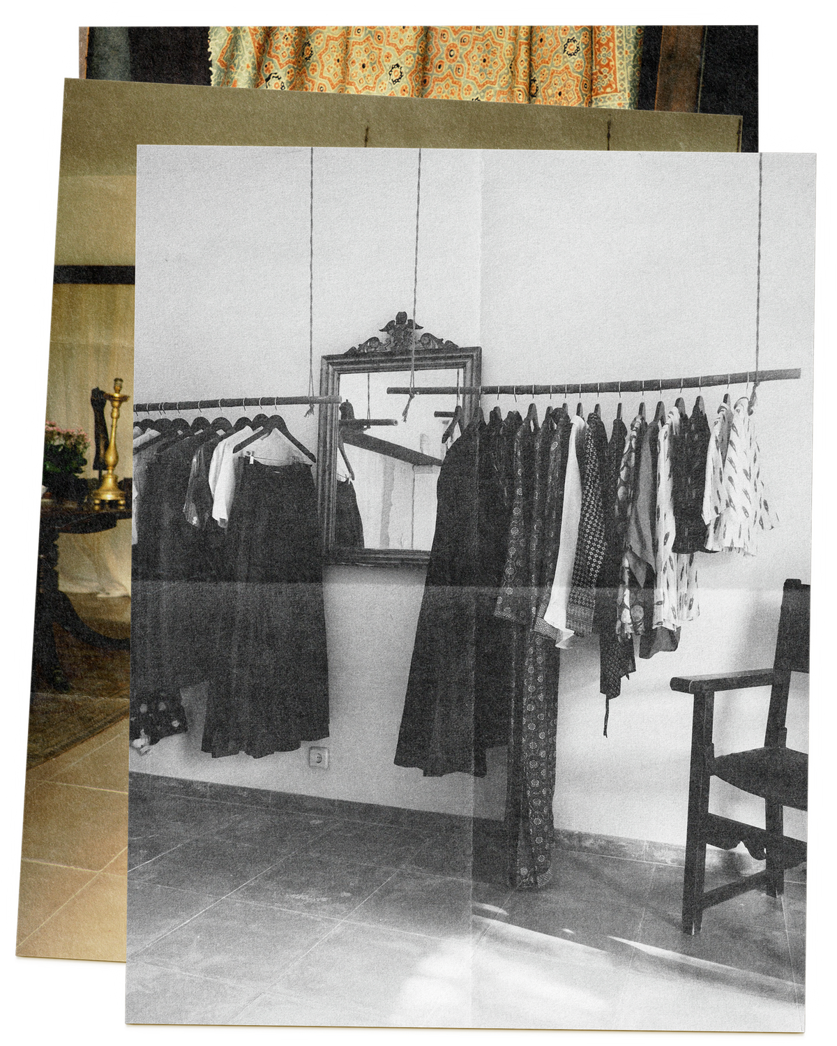 Photographies du showroom superposées : un portant à vêtements suspendu à une barre devant un miroir, une chaise à côté.